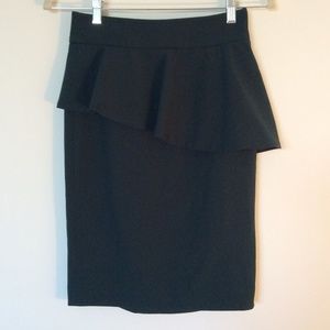 Zara Green Pencil Peplum Holiday Skirt size XS